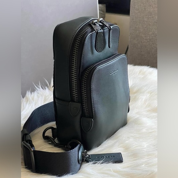 CM371 - Coach Gotham Sling Pack 13 - Picture 2 of 14